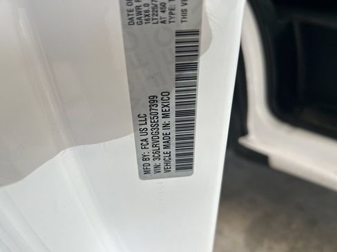 Used 2025 RAM ProMaster 2500 w/ Convenience Group FWD image 37