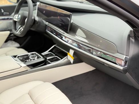 New 2026 BMW i7 xDrive60 image 25