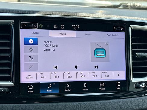 Used 2024 Chrysler Pacifica Touring-L image 12