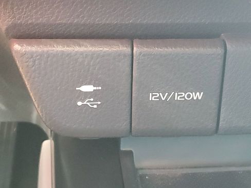 Used 2019 Toyota Camry XLE image 31