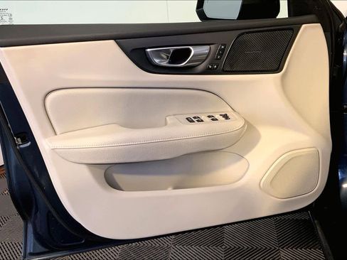 Used 2022 Volvo S60 B5 Momentum w/ Premium Package image 21