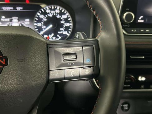 Used 2025 Nissan Rogue SV AWD/4WD image 38