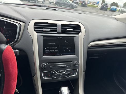 Used 2016 Ford Fusion SE w/ Equipment Group 202A image 10