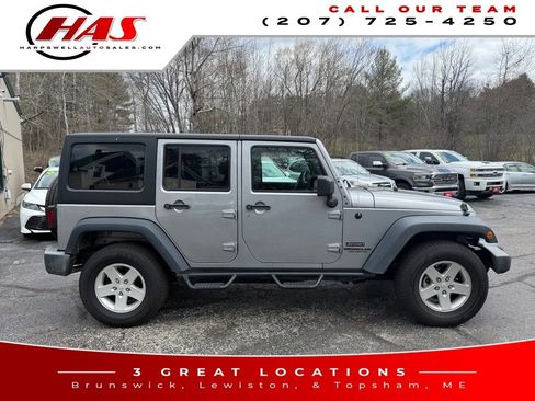 Used 2017 Jeep Wrangler Unlimited Sport w/ Quick Order Package 24S AWD/4WD image 8