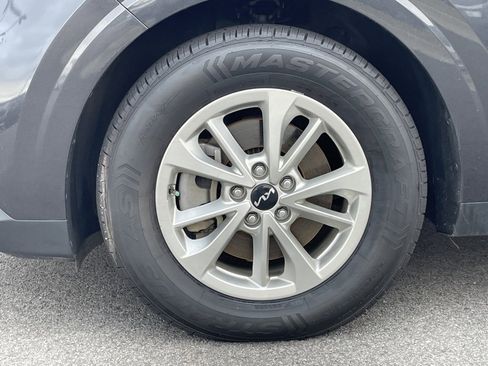 Certified 2023 Kia Carnival LX image 33