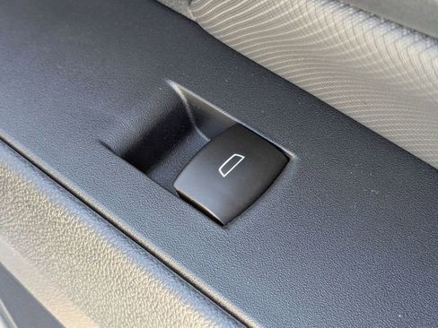 Used 2026 Chevrolet Equinox EV LT FWD image 33