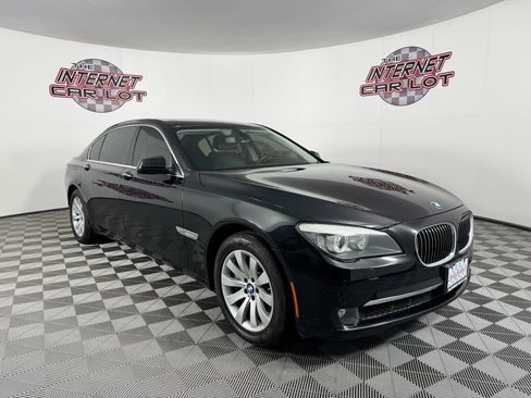 Used 2011 BMW 750Li xDrive image 9