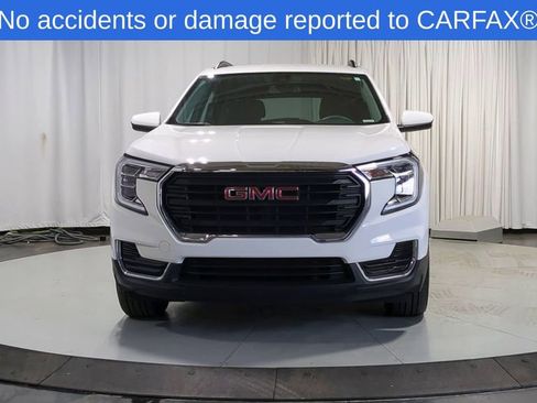 Used 2022 GMC Terrain SLE w/ Driver Convenience Package image 3