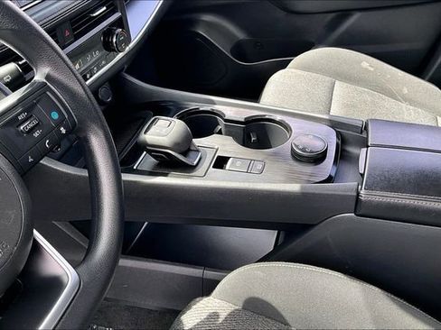 Certified 2024 Nissan Rogue SV image 18