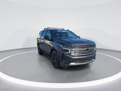 Used 2023 Chevrolet Tahoe High Country image 2