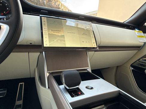 New 2026 Land Rover Range Rover SE image 10