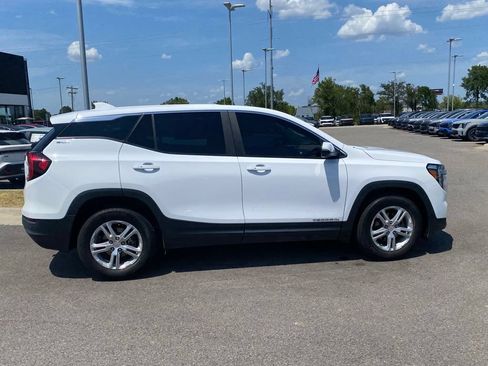Used 2023 GMC Terrain SLE FWD image 8