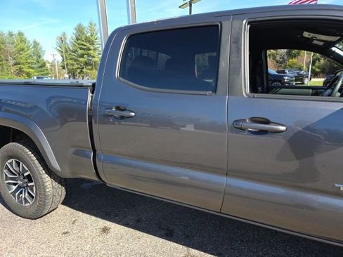 Used 2021 Toyota Tacoma TRD Sport image 11