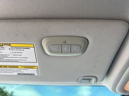 Used 2019 Jeep Cherokee Latitude Plus w/ Comfort/Convenience Group FWD image 26