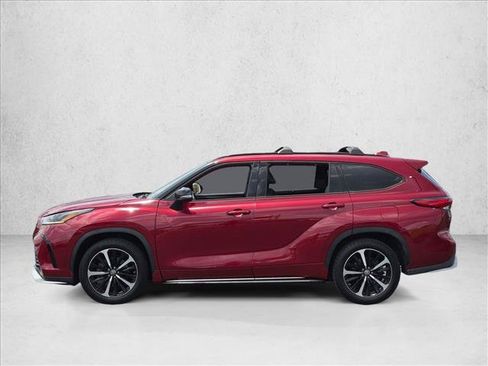 Used 2022 Toyota Highlander XSE FWD image 8