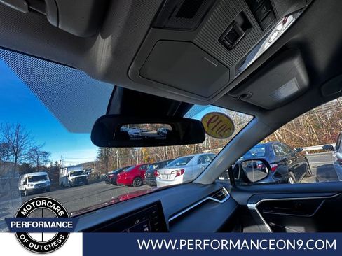 Used 2019 Toyota RAV4 LE w/ Carpet Mat Package image 19