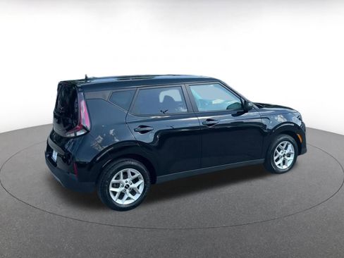 Used 2025 Kia Soul LX w/ LX Technology Package FWD image 15