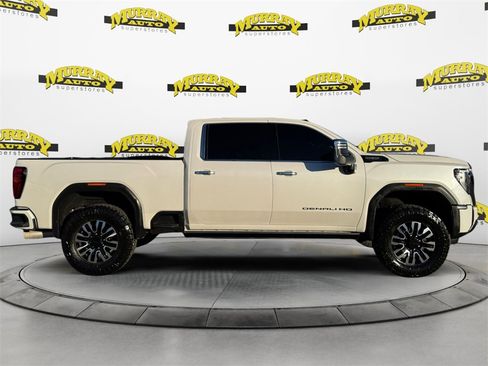 Used 2024 GMC Sierra 2500 Denali Ultimate w/ Max Trailering Package image 6