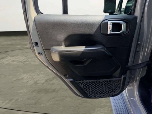 Used 2020 Jeep Gladiator Overland AWD/4WD image 22