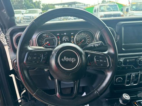 Used 2022 Jeep Gladiator Sport AWD/4WD image 16