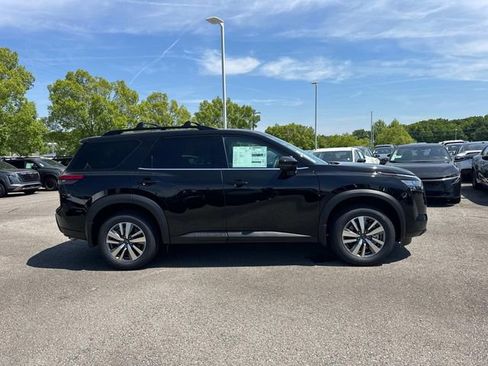 New 2026 Nissan Pathfinder SL AWD/4WD image 3