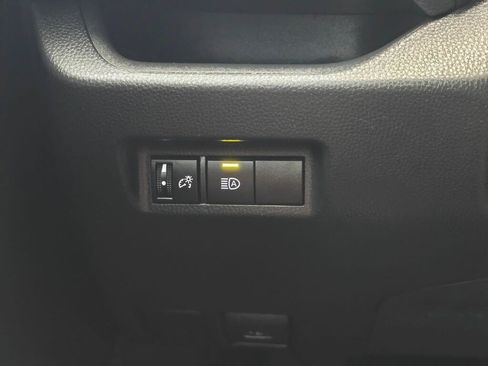 Used 2025 Toyota RAV4 XLE AWD/4WD image 24