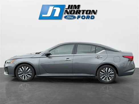 Used 2024 Nissan Altima 2.5 SV image 6