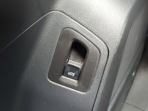 Used 2022 Volkswagen Atlas SE image 26