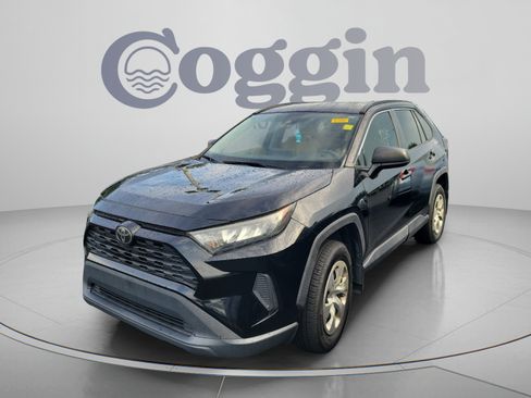 Used 2019 Toyota RAV4 LE FWD image 9