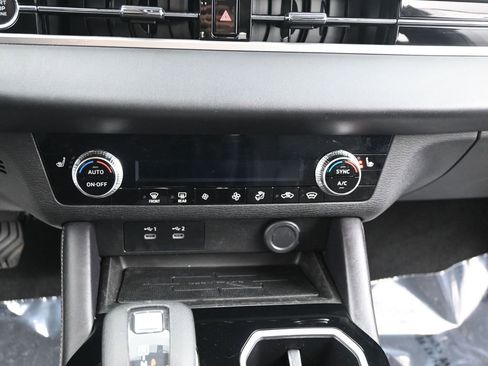 Used 2025 Mitsubishi Outlander ES AWD/4WD image 17