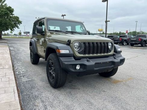 Used 2025 Jeep Wrangler Sport AWD/4WD image 4