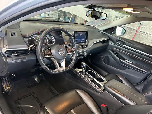 Used 2023 Nissan Altima 2.5 SR FWD image 21