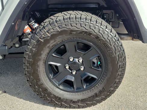 Used 2022 Jeep Gladiator Mojave w/ LED Lighting Group AWD/4WD image 26