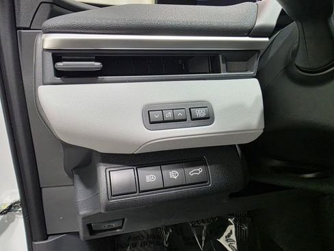 New 2026 Subaru Solterra image 18