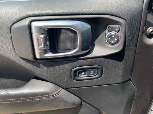 Used 2021 Jeep Gladiator Overland AWD/4WD image 10
