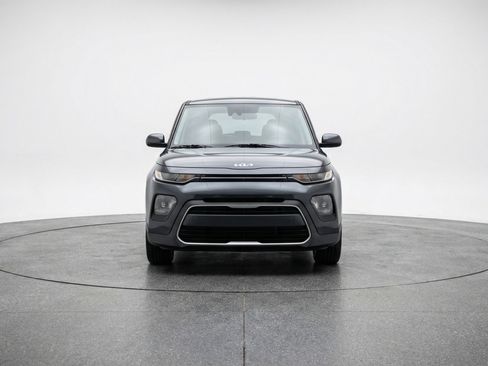 Used 2025 Kia Soul LX w/ LX Technology Package image 2