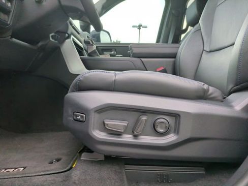 New 2025 Toyota Tundra Platinum AWD/4WD image 15