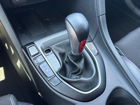 Used 2019 Hyundai Veloster 2.0 Premium FWD image 30