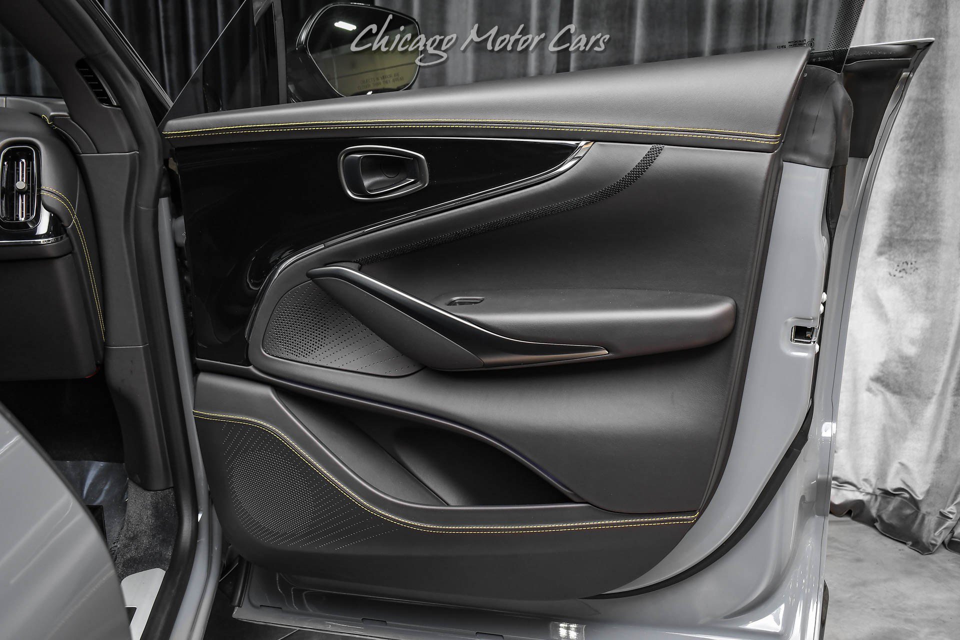 Used 2025 Aston Martin DBX 707 AWD/4WD image 30