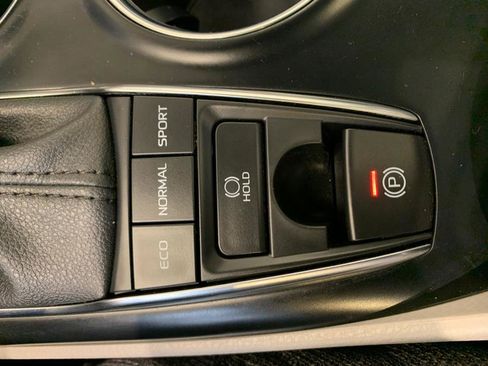 Used 2020 Toyota Camry XSE image 35