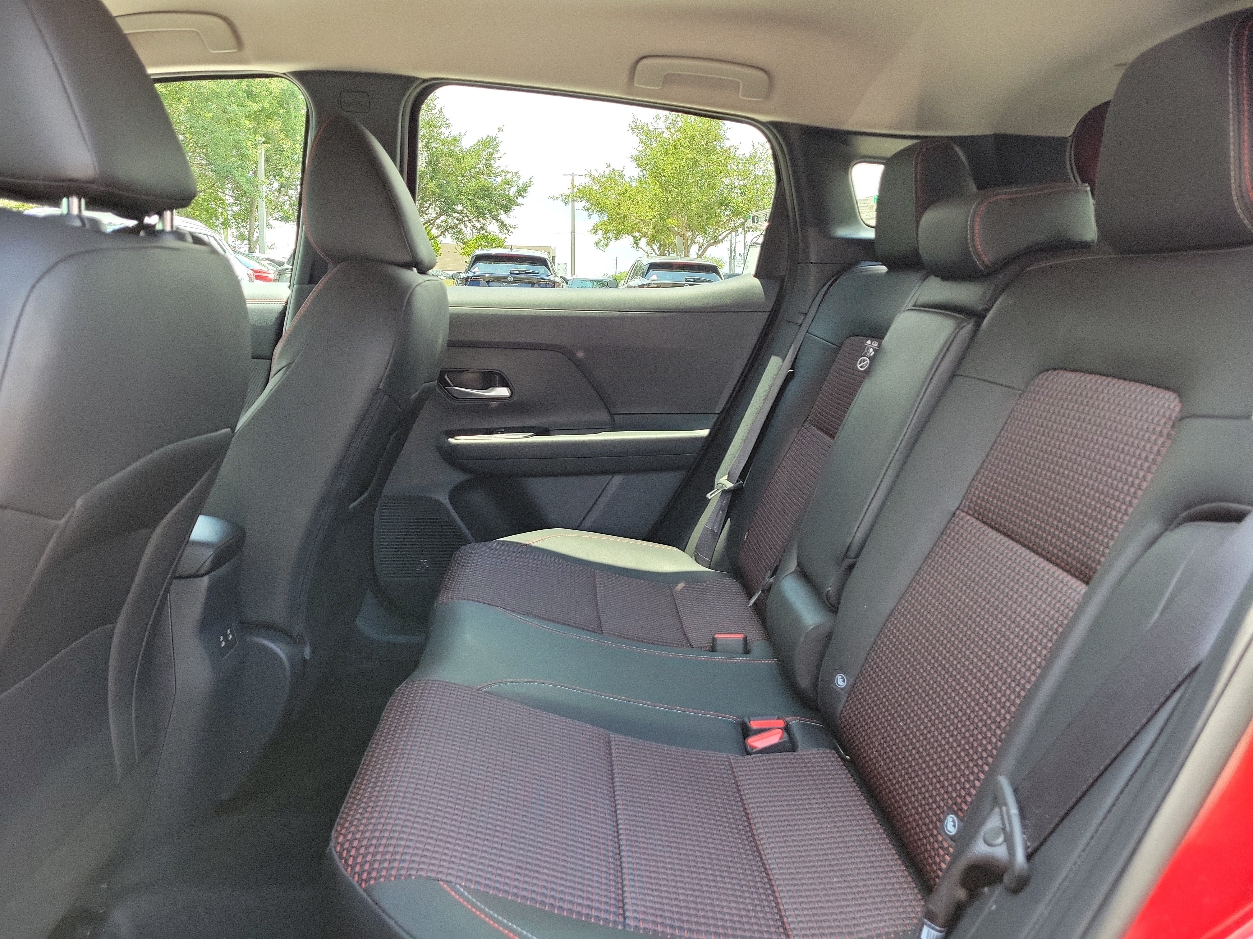 Certified 2026 Nissan Kicks SR w/ Cold Weather Package AWD/4WD image 18