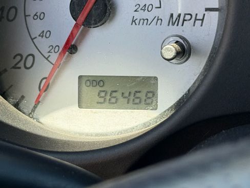 Used 2004 Toyota MR2 RWD image 39