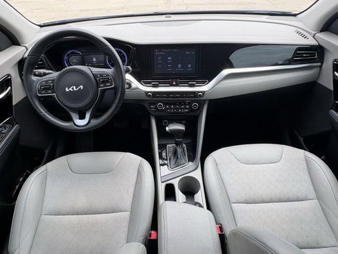 Certified 2022 Kia Niro LXS FWD image 26