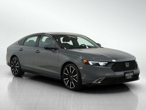 Used 2025 Honda Accord Touring image 7