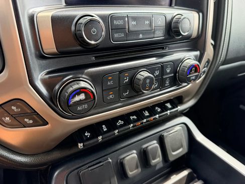 Used 2016 GMC Sierra 3500 Denali w/ Duramax Plus Package AWD/4WD image 18