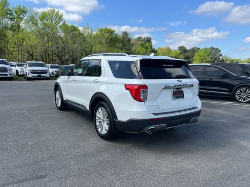 Used 2022 Ford Explorer Limited w/ Equipment Group 301A image 6