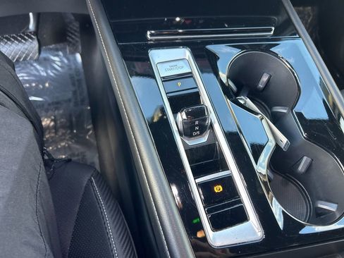 Used 2024 Volkswagen Atlas Cross Sport SE image 43