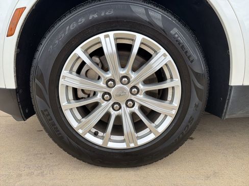 Used 2019 Cadillac XT5 FWD image 12