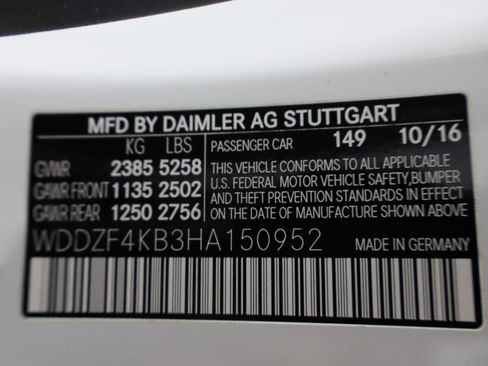 Used 2017 Mercedes-Benz E 300 4MATIC image 19