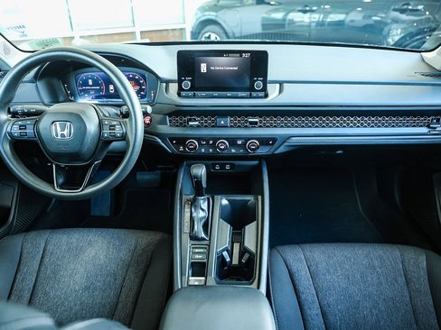 Used 2025 Honda Accord SE image 3